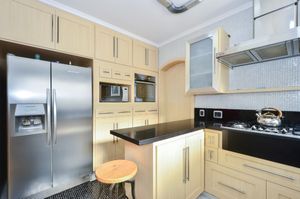 Image 39 - 918821