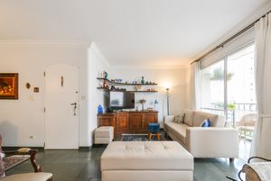 Image 3 - 918828