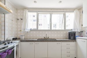 Image 17 - 918828
