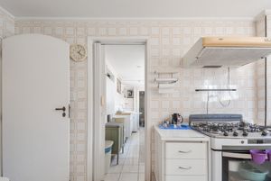Image 19 - 918828