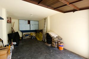 Image 32 - 918832