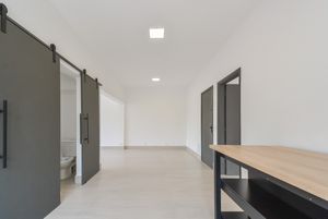 Image 3 - 918833