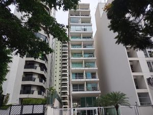 Image 11 - 918835