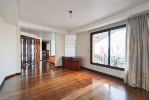 Image 9 - 918853