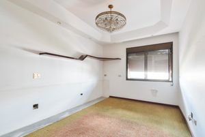Image 35 - 918853