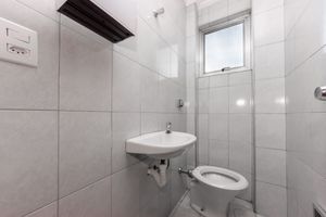 Image 11 - 918856