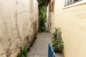Image 17 - 918859