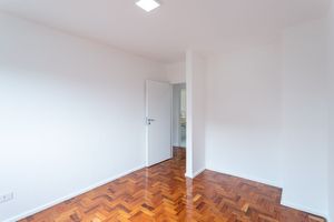 Image 4 - 918860
