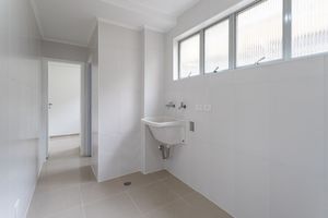 Image 19 - 918860