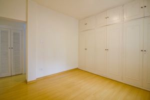 Image 1 - 918861