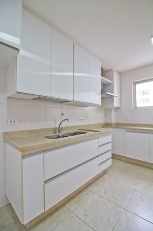 Image 27 - 918861