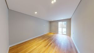 Image 11 - 918865