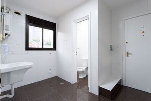 Image 33 - 918867
