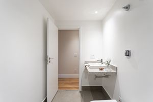 Image 13 - 918868