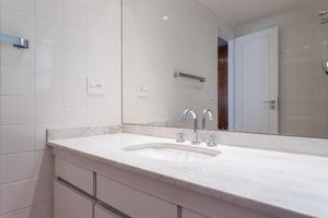 Image 14 - 918869