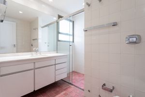 Image 11 - 918869
