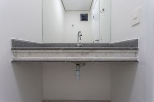 Image 5 - 918871