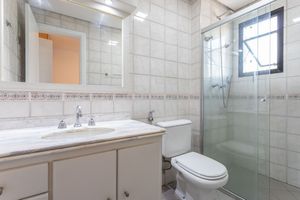 Image 11 - 918871