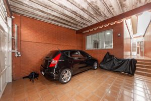 Image 1 - 918873