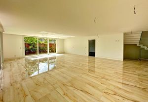 Image 6 - 918878