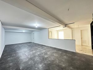 Image 28 - 918878