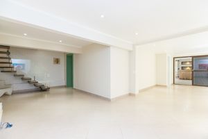 Image 21 - 918879