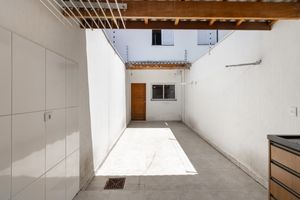 Image 12 - 918883