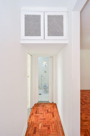 Image 1 - 918885