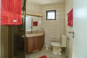 Image 32 - 918888