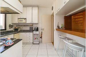 Image 36 - 918888