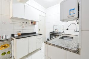 Image 10 - 918892