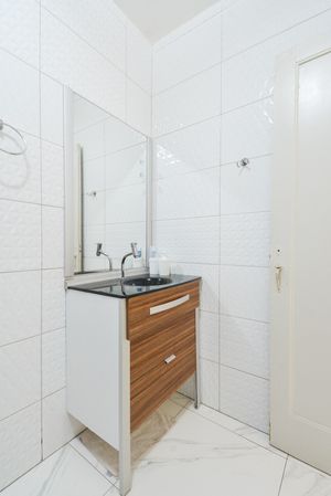Image 12 - 918892