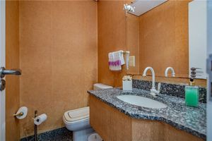 Image 18 - 918895