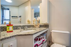 Image 33 - 918895