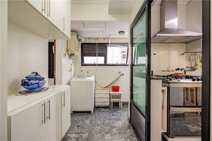 Image 62 - 918895