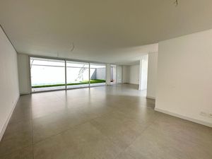 Image 7 - 918896
