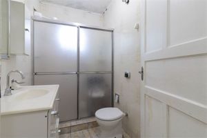 Image 35 - 918905