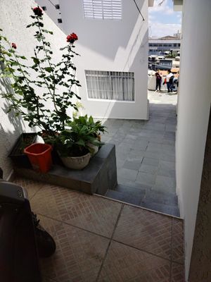 Image 22 - 918905