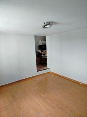 Image 19 - 918905