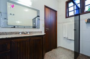 Image 22 - 918908