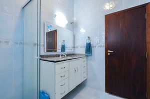 Image 34 - 918908