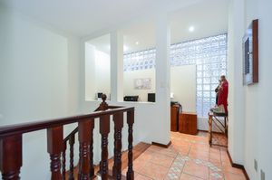 Image 37 - 918908
