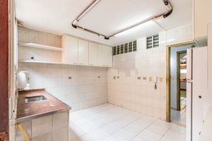 Image 10 - 918911