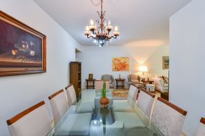 Image 7 - 918923