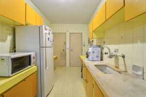 Image 18 - 918923