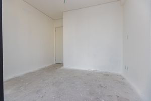 Image 12 - 918924