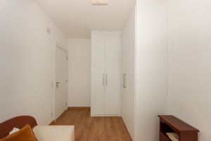 Image 33 - 918927
