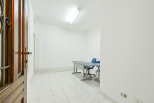 Image 13 - 918930
