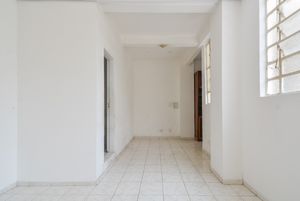 Image 15 - 918930