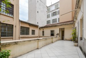 Image 16 - 918930